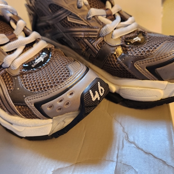 Balenciaga Runner High-Top Sneakers size 13 BNWB - Picture 8 of 16